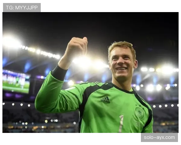 诺伊尔门将表现引热议，职业生涯新趋势成焦点