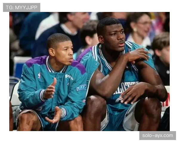 韦伯高效内线单打拉开与队友篮下得分差距